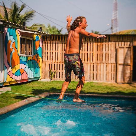 Green Belly Surf Hostel El Paredón Buena Vista Εξωτερικό φωτογραφία